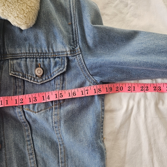 ASOS  DESIGN Denim Jacket with Borg collar size 6 - Picture 12 of 14